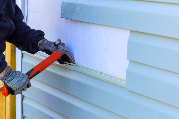 Reliable Emergency Siding Repair contractor in Carrollton, IL by Squared Siding